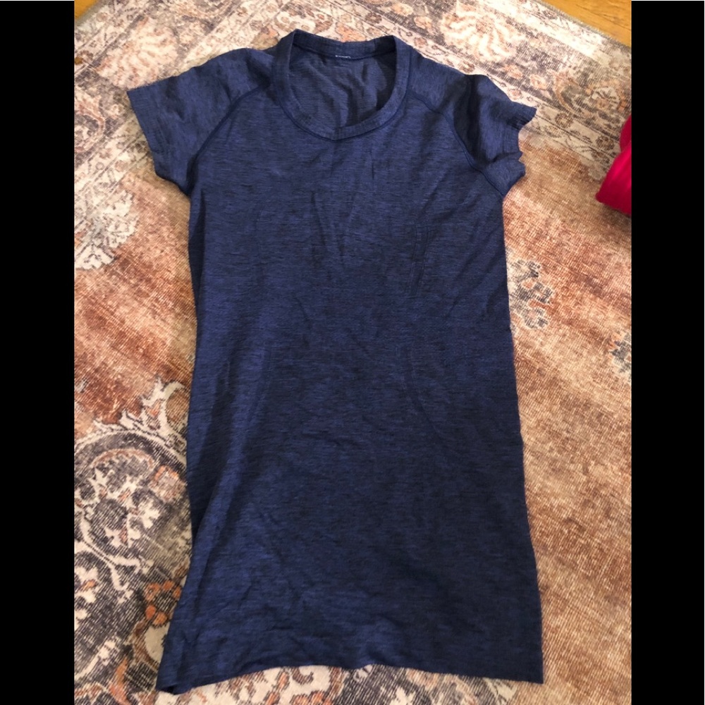 Lululemon fitted top